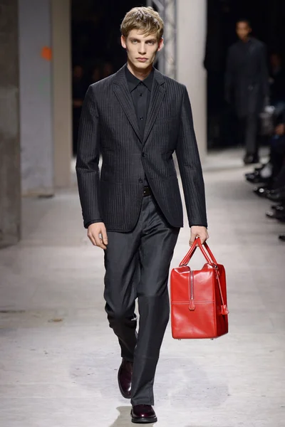 Look 9